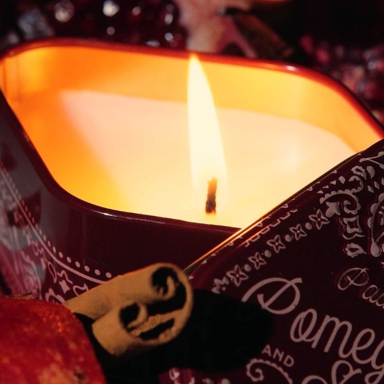 PADDYWAX, Компактная travel-свеча в металлической баночке, POMEGRANATE SPRUCE