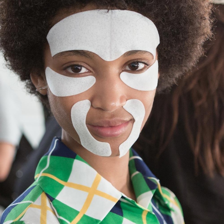 SKYN ICELAND Набор патчей для лица и под глаза с экстэнсином и пептидами Face lift in a bag