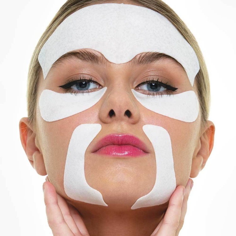 SKYN ICELAND Набор патчей для лица и под глаза с экстэнсином и пептидами Face lift in a bag