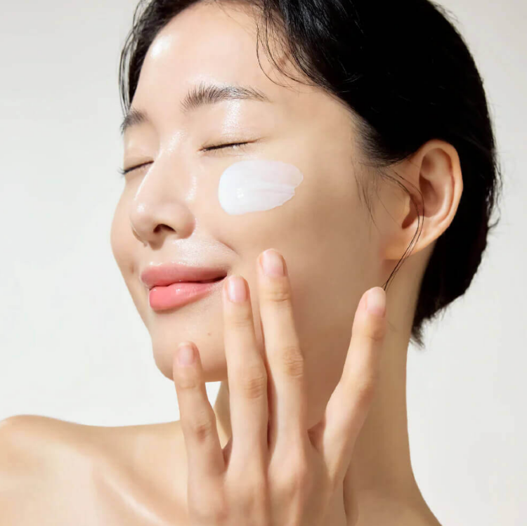 CELIMAX, Осветляющий солнцезащитный крем SPF50, 50 мл, Brightening Care Sunscreen SPF50+ PA++++