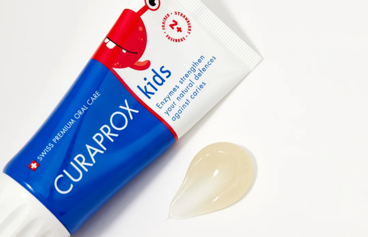 CURAPROX, Зубная паста детская со вкусом клубники, с 2 лет, 60 мл, Kids 950 ppm Strawberry 