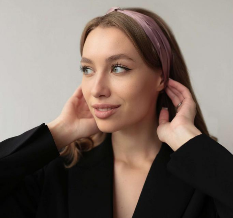 SILK LOVERS, Шелковая повязка с узлом для волос в пурпурном цвете
